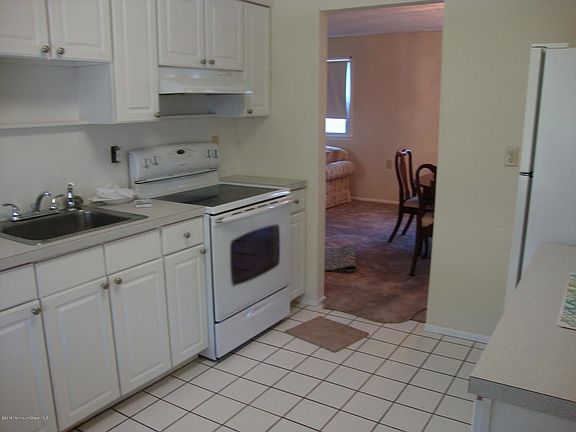 2nd image of 51 Westport Dr #71