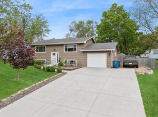 3807 Independence Ave N, New Hope, MN 55427
