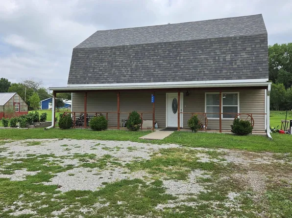 5655 94th St, Meriden, KS 66512