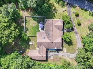 201 Colony Trl, Lanexa, VA 23089