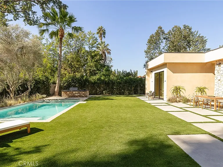 23340 Collins — Photo 7