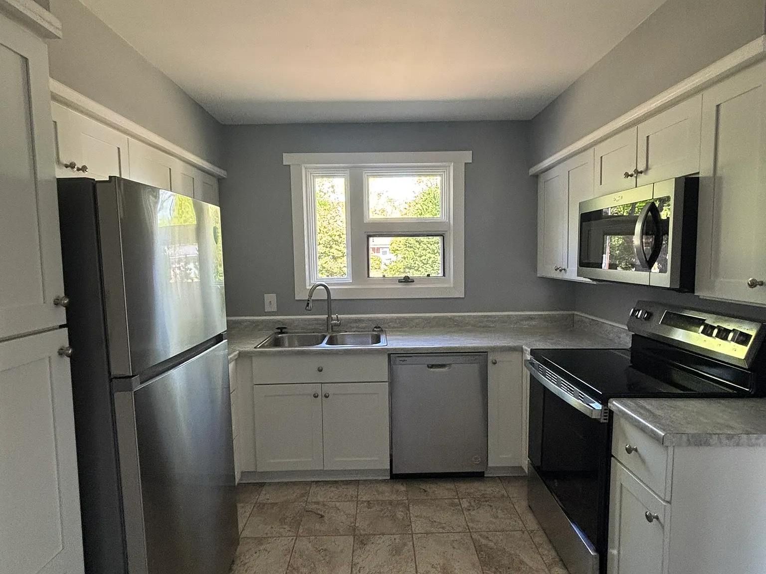 2 bed, 1038 sqft, $1,500 — Photo 4