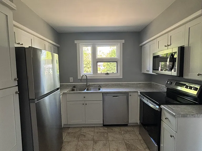 637 Redwood Ave #637 — Photo 4