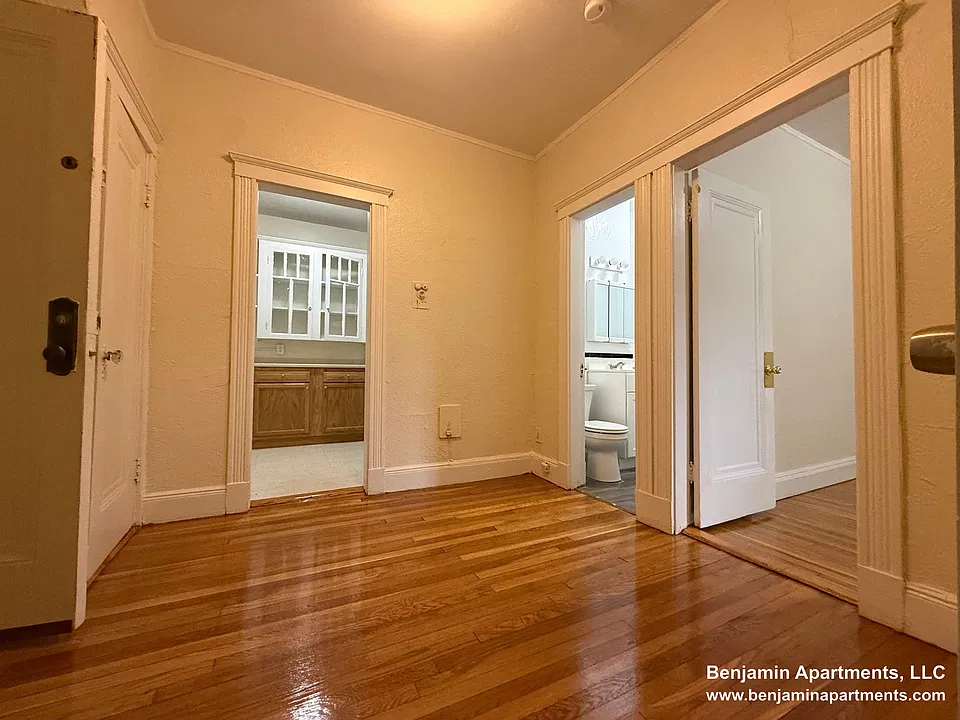 1810 Commonwealth Ave #19