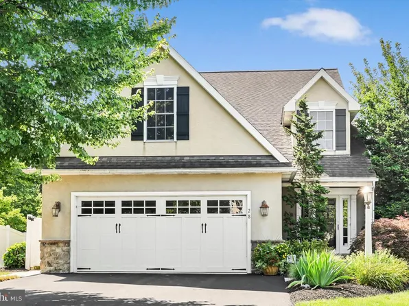 28 Greystone Cir, Willow Street, PA 17584