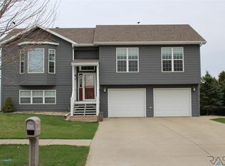 1132 N West Ave, Madison, SD 57042