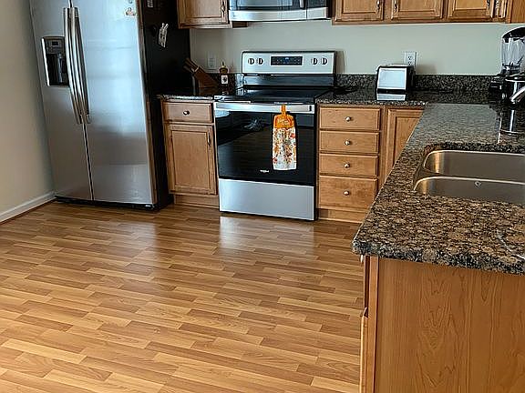 5th image of 606 Capstone Dr