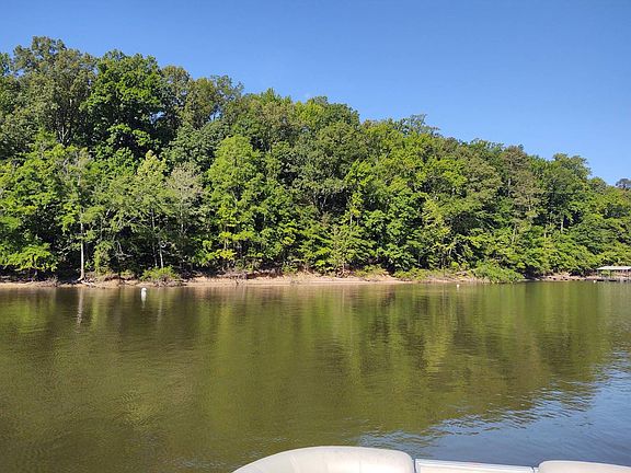 5th image of 130 Lakefront Dr