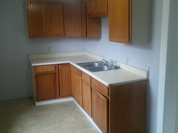 5th image of 22 Elmwood Ave