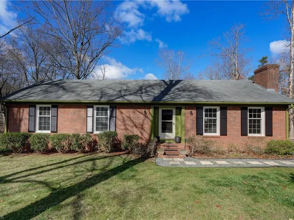 707 Woodsway Ct, Reidsville, NC 27320