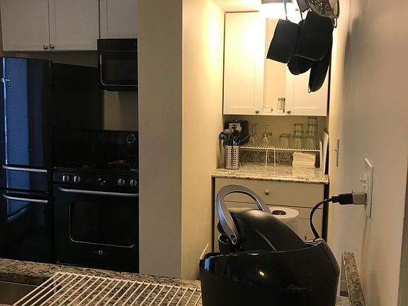 4th image of 118 W 34th St #2