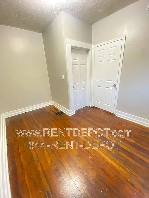 2 bed, 1.0 bath, 726 sqft, $895 — Photo 3