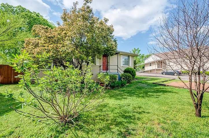 2 bed, 1.0 bath, 1085 sqft, $2,150 — Photo 3