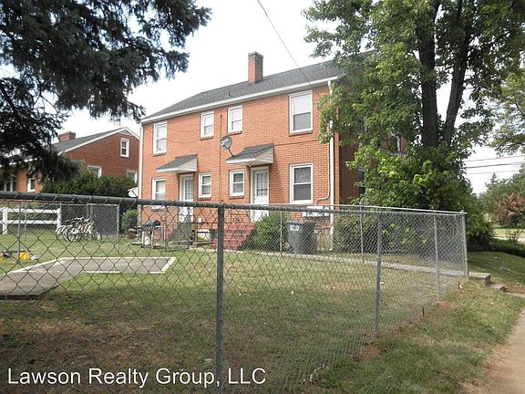 2nd image of 1124 Roanoke Blvd