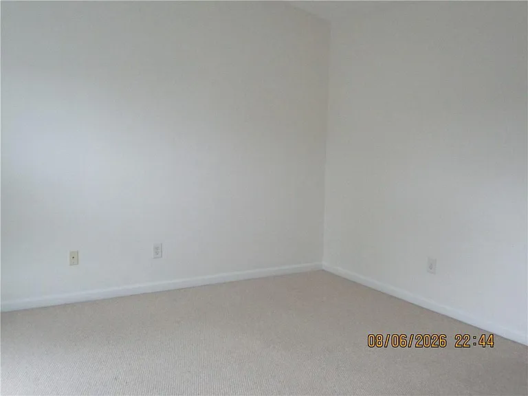 1112 Thornborough Dr — Photo 32