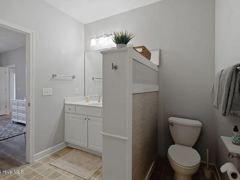 240 Woodlands Way #17 — Photo 23