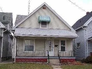 2143 Valentine St photo 1