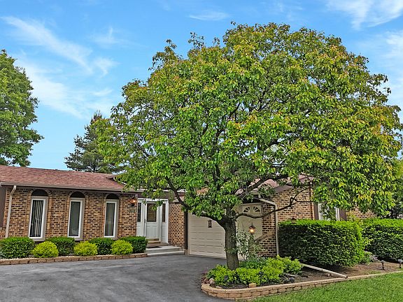 2nd image of 705 Cottonwood Dr