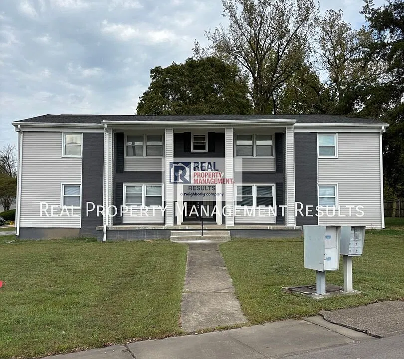 904 Parkview Dr #3