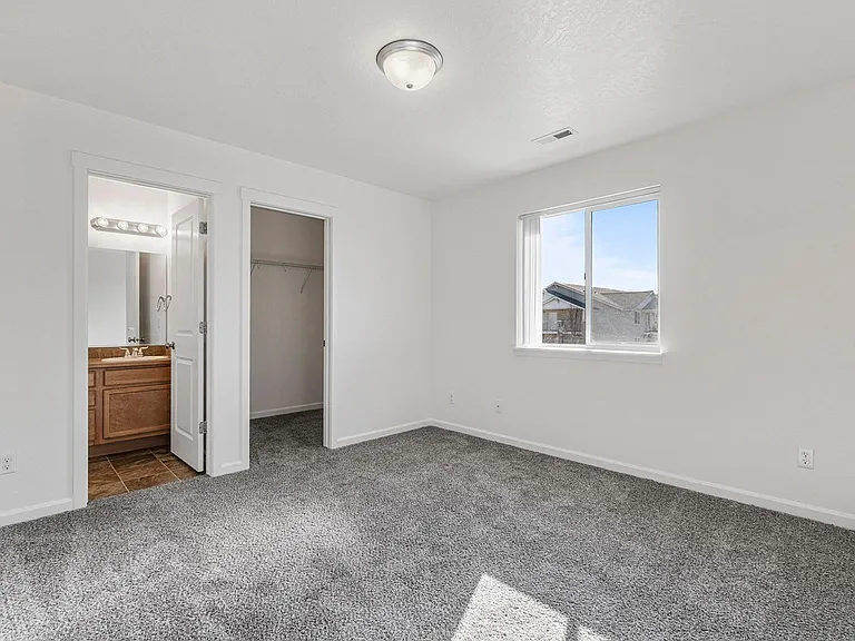 7761 Wyeth Ct — Photo 22