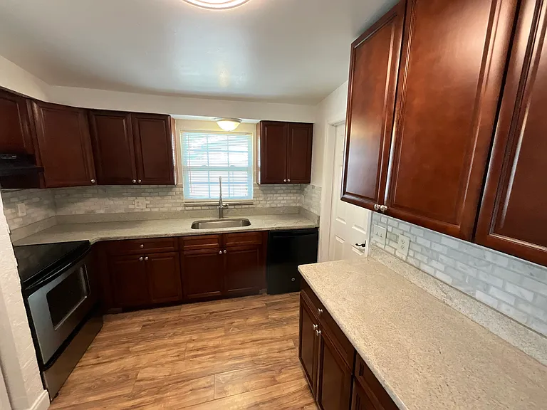 8804 78th Pl — Photo 19