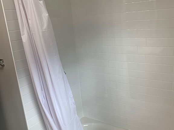 2nd image of 975 Fellsway #971-12