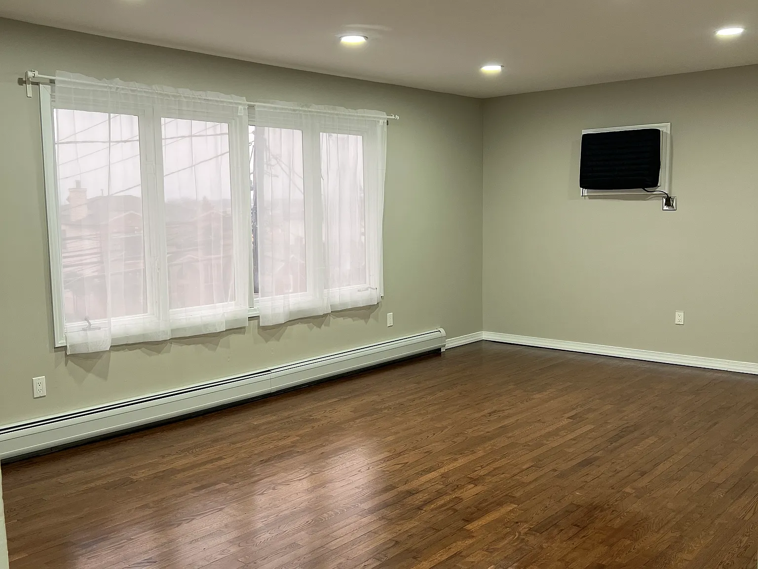 2 bed, $2,600 — Photo 3