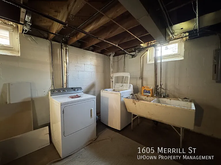 1605 Merrill St — Photo 27