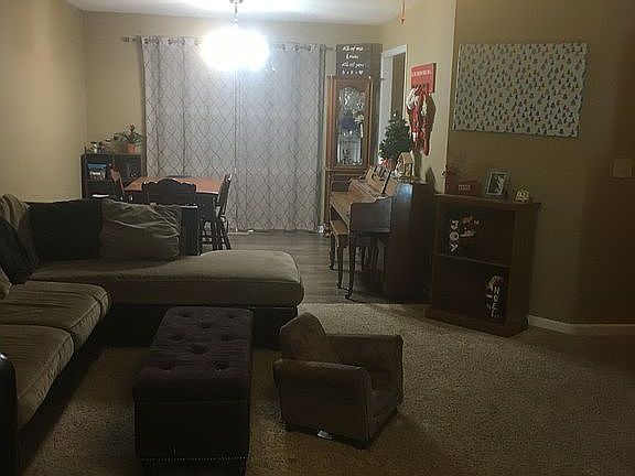 4th image of 329 W White Pine Ct