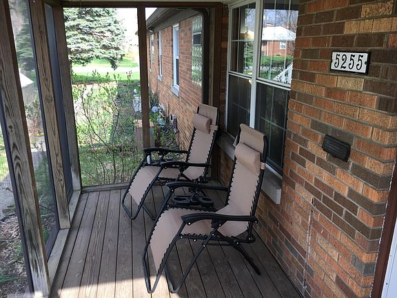 Front Screened-in Patio