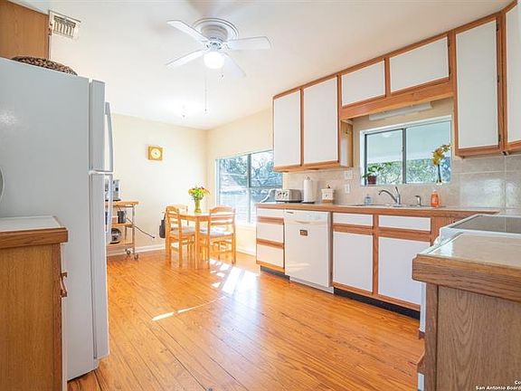 5th image of 114 Pinewood Ln