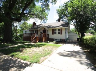 700 SW Park Ln, Topeka, KS 66606