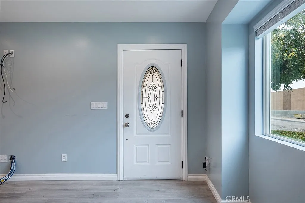 3 bed, 2.0 bath, 1207 sqft, $3,750 — Photo 4