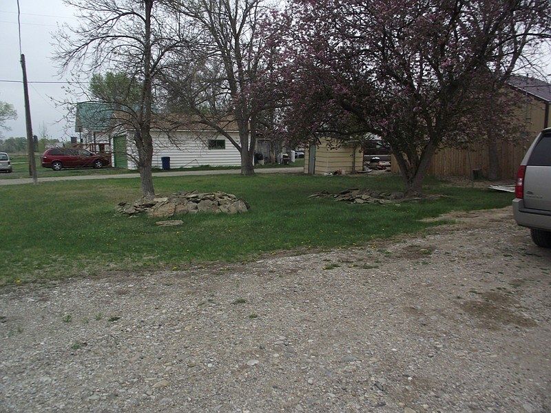 2nd image of 202 E Ave SE