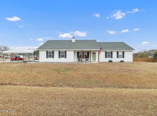 210 Joey Ct, Hubert, NC 28539