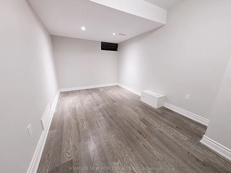 10 Dixon Ave #LOWER — Photo 14