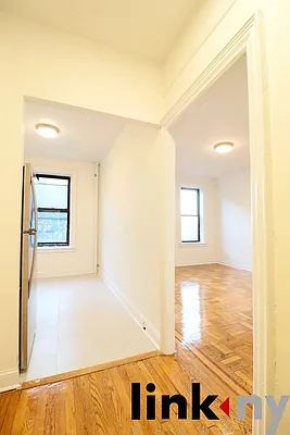 Rented by Link NY Realty | media 10