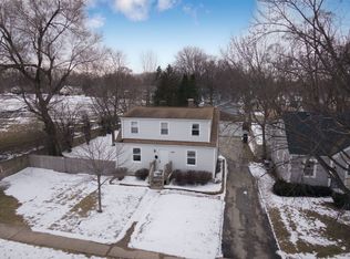 146 N Lincoln Ave, Mundelein, IL 60060