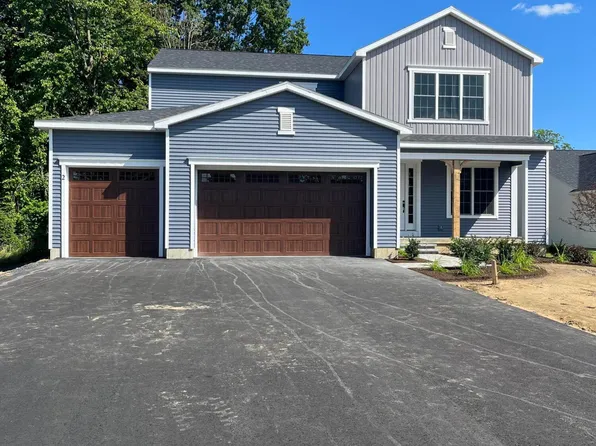 2 Ridgeview Court, Cohoes, NY 12047