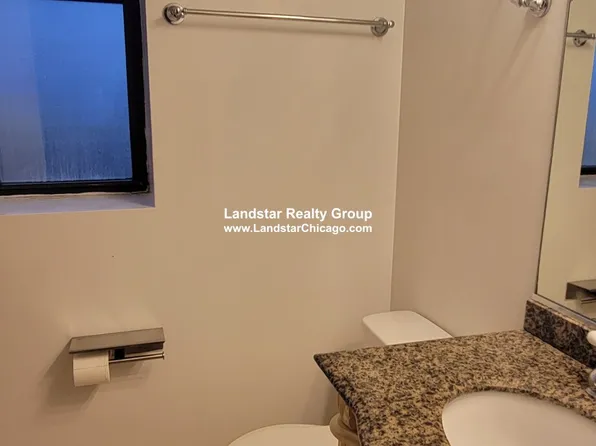 902 Reba Pl APT 2, Evanston, IL 60202