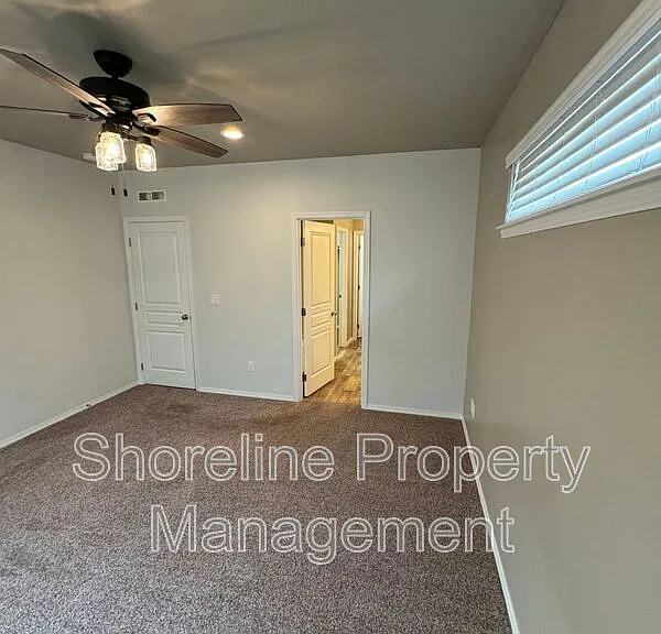 511 Diamond Lake St — Photo 33