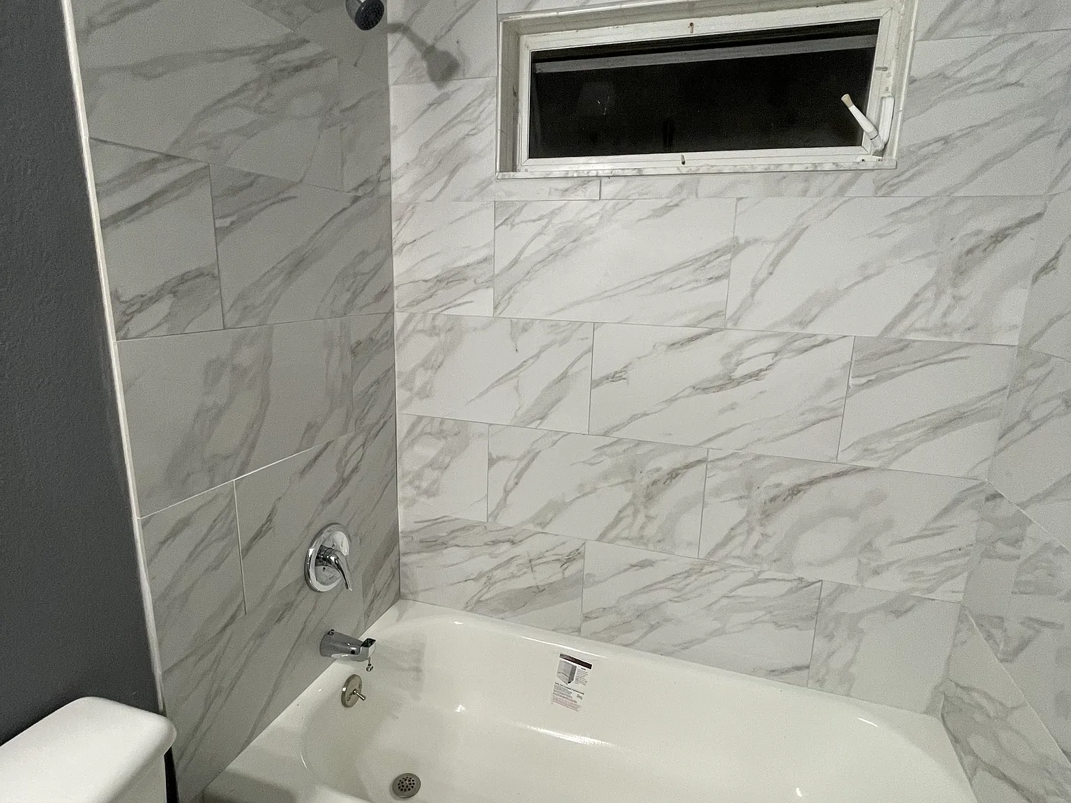 4 bed, 2300 sqft, $700 — Photo 2