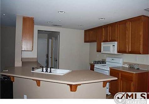 3rd image of 1598 Carriage Cir