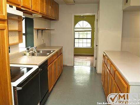 5th image of 4110 Sleepy Hollow St