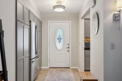 2 bed, 1168 sqft, $1,875 — Photo 2