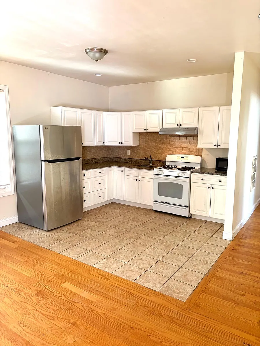 Building Photo - 40 Tudor St #1