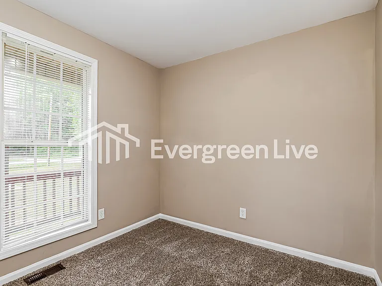 229 Grand St — Photo 8