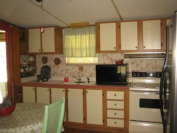4th image of 11034 Black Walnut St