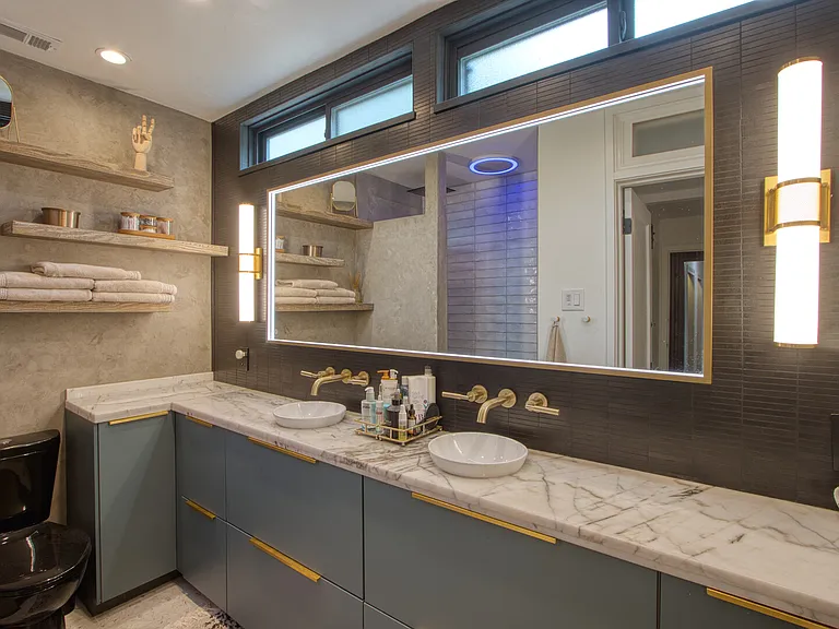 Albacore Dr — Photo 10