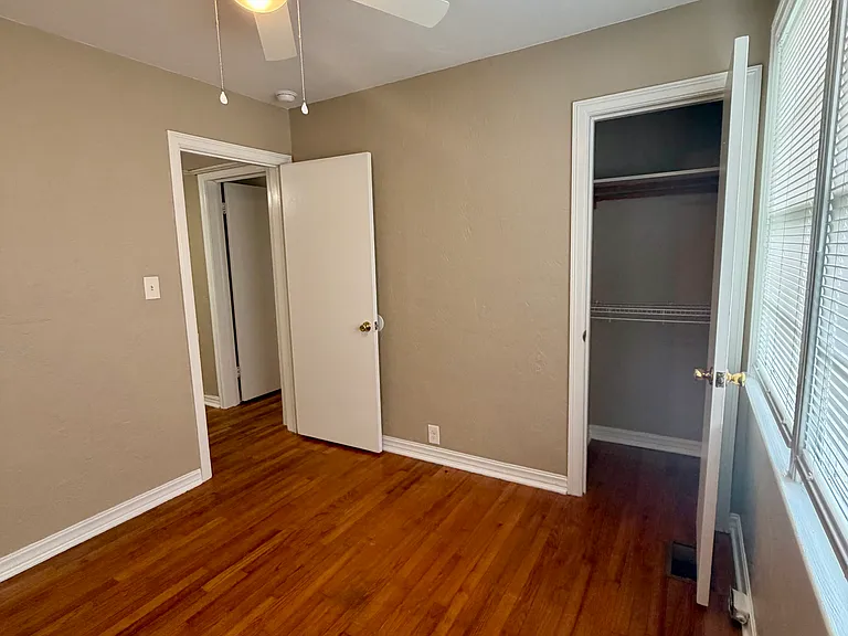 604 N Moore St — Photo 4